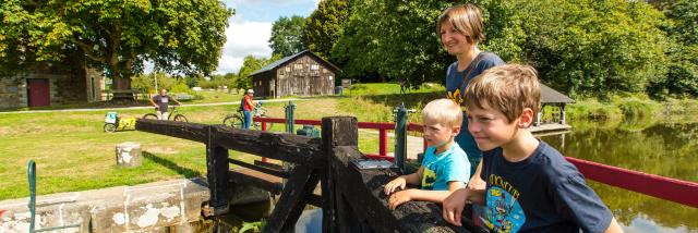 Simon Bourcier Famille Le Long Du Canal Hede Bazouges Simon Bourcier 6694