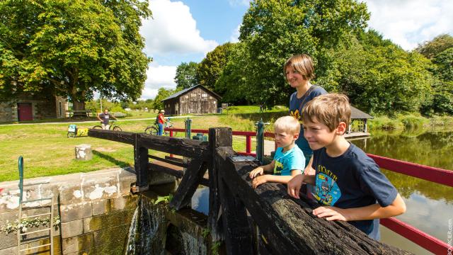 Simon Bourcier Famille Le Long Du Canal Hede Bazouges Simon Bourcier 6694