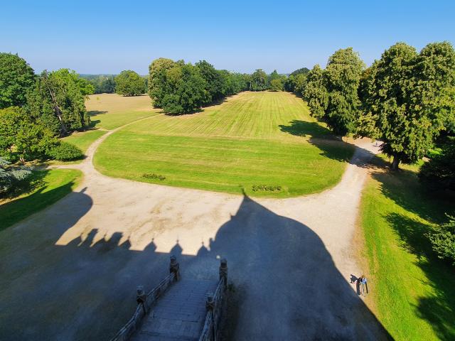 Vue Sur Le Parc Du Chateau De Combourg Combourg Smbmsm 2982