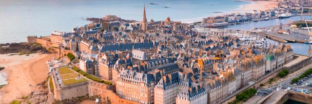 Vue Sur Saint Malo Intra Muros Depuis Le Mole Des Noires Saint Malo Loic Lagarde 663 1200px