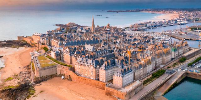 Vue Sur Saint Malo Intra Muros Depuis Le Mole Des Noires Saint Malo Loic Lagarde 663 1200px