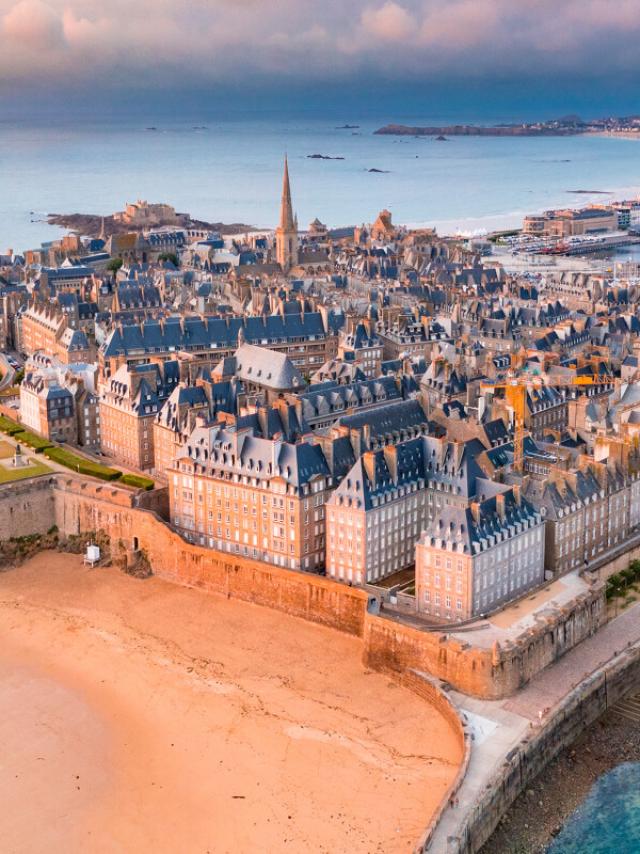 Vue Sur Saint Malo Intra Muros Depuis Le Mole Des Noires Saint Malo Loic Lagarde 663 1200px