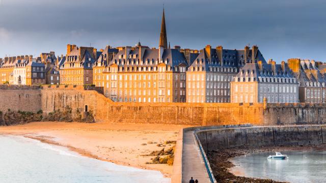 Vue Sur Saint Malo Intra Muros Depuis Le Mole Des Noires Saint Malo Loic Lagarde 667 1200px