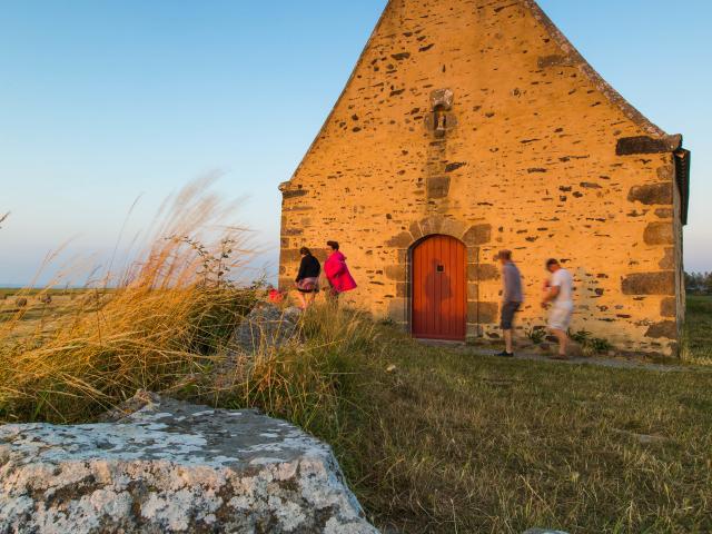 Chapel_Sainte-Anne_de_la_Greve_-_Saint-Broladre-Simon_Bourcier-929