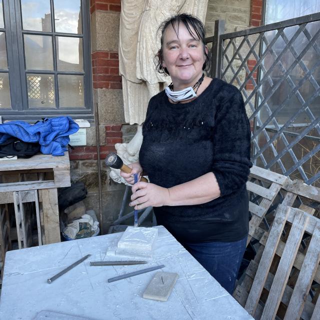 SMBMSM - Stone cutting workshop - maureen at work (1)