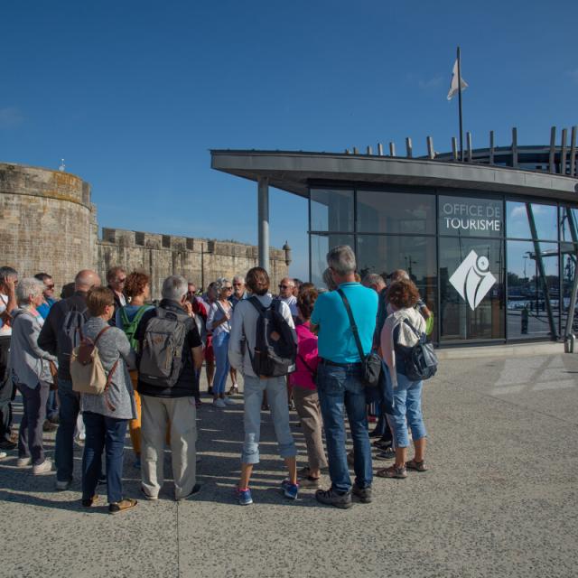 Visite_guidee_-_St_Malo-Yann_Langevin-12200-1200px