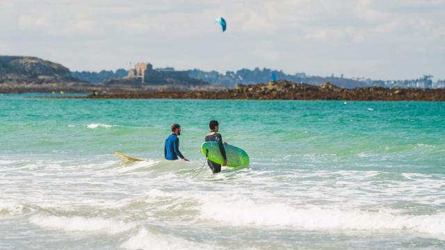 Surfeurs Parame Saint Malo Thibault Poriel 5013 1200px